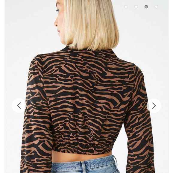 Tiger Print Crop Top - Picture 4 of 4